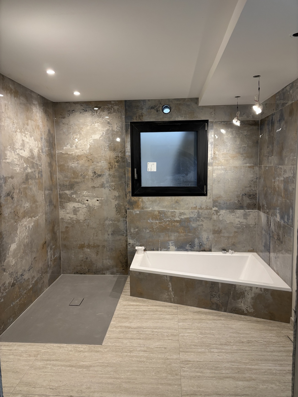 Carrelage salle de bain Pintorel